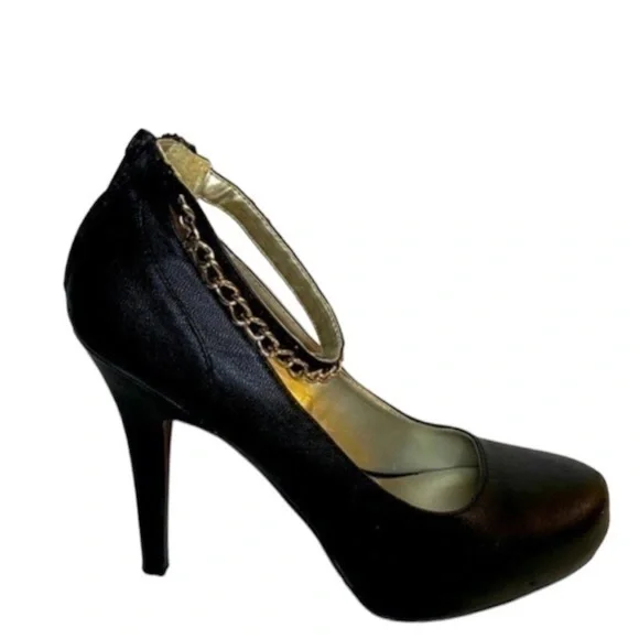 Black Heels - Picture 1 of 12